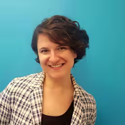 Lily is a learning experience designer at Contentful with a unique multidisciplinary knowledge in journalism, user research and design, and instructional design. She considers herself a creative techie using cooking and baking as therapy.
