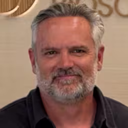 Dave Brown is a Senior Solution Engineer at Contentful, with over 25 years experience in digital analytics and DX. 