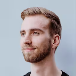Fabian is a senior product designer at Contentful.