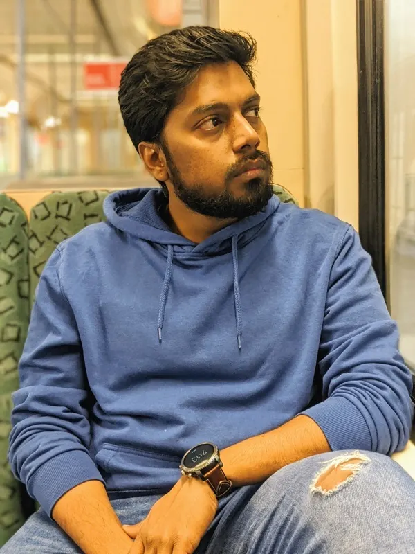 Dinesh Pushpavanam headshot