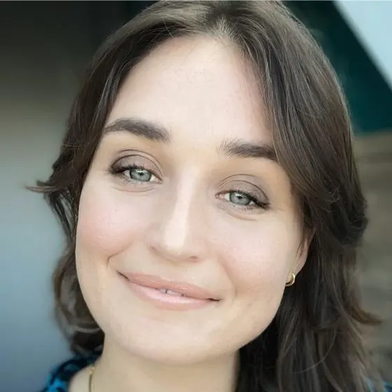 samantha headshot
